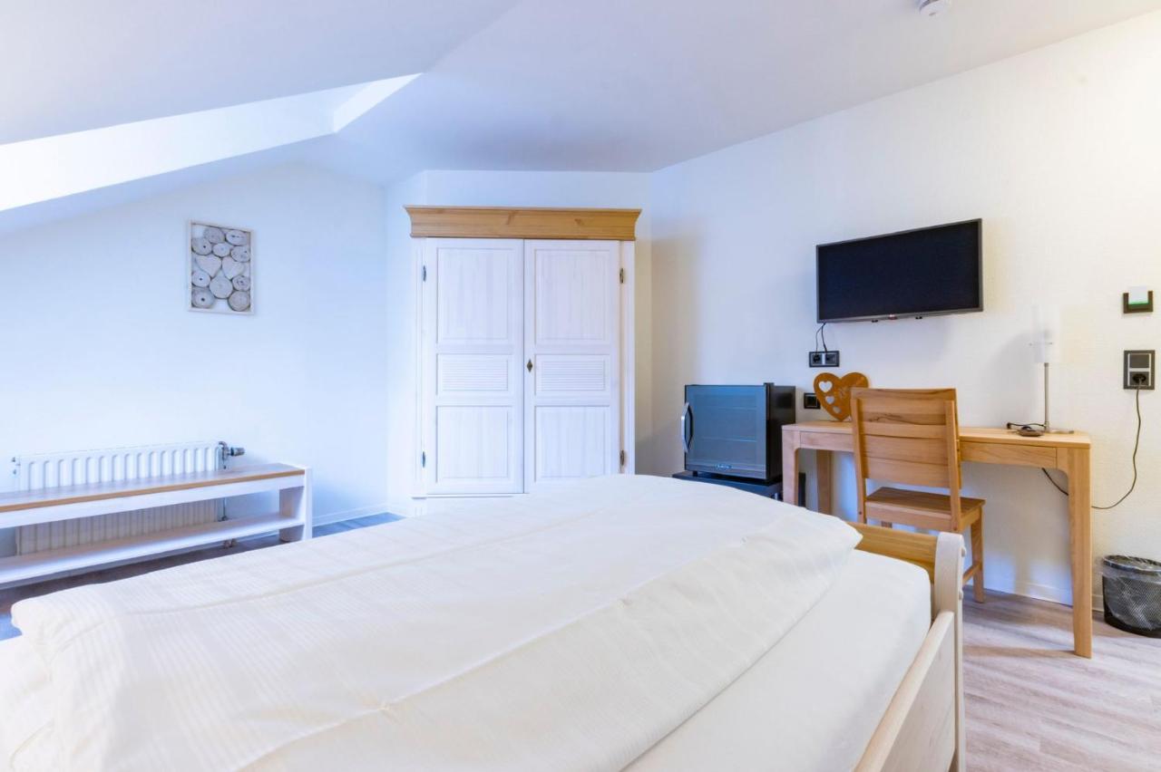 Hotel Blechhammer ไคเซอร์สเลาเทิร์น ภายนอก รูปภาพ