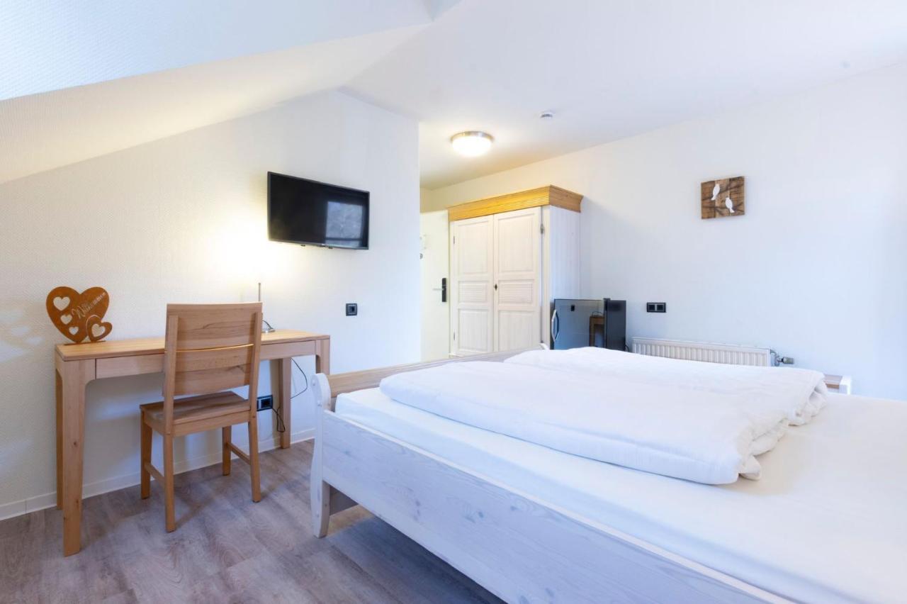 Hotel Blechhammer ไคเซอร์สเลาเทิร์น ภายนอก รูปภาพ